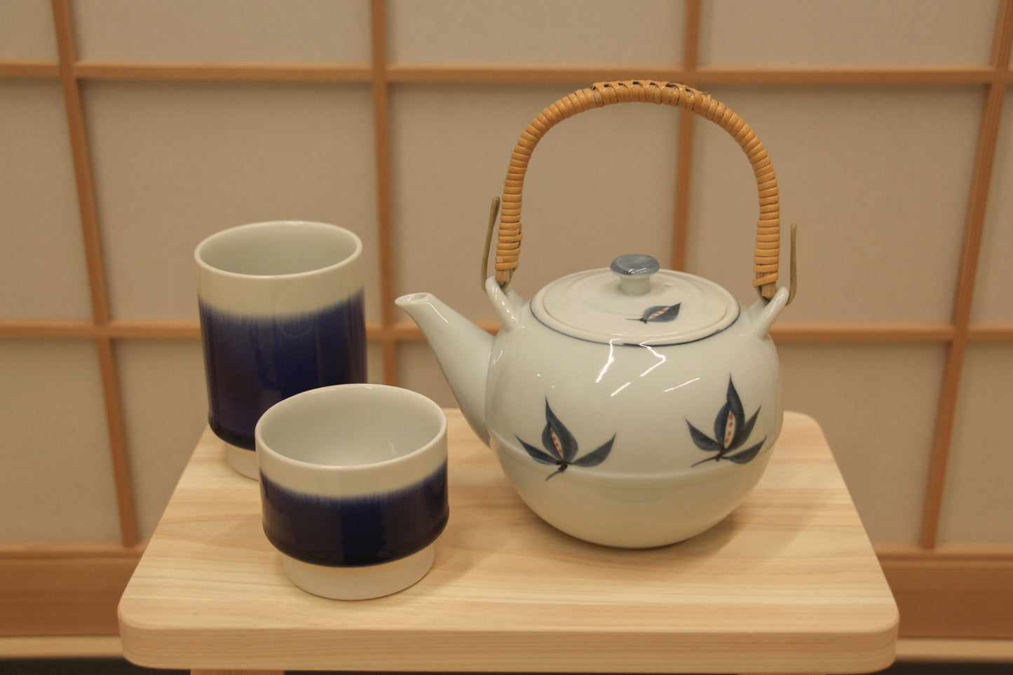 Dobin Teapot with Bamboo Handle