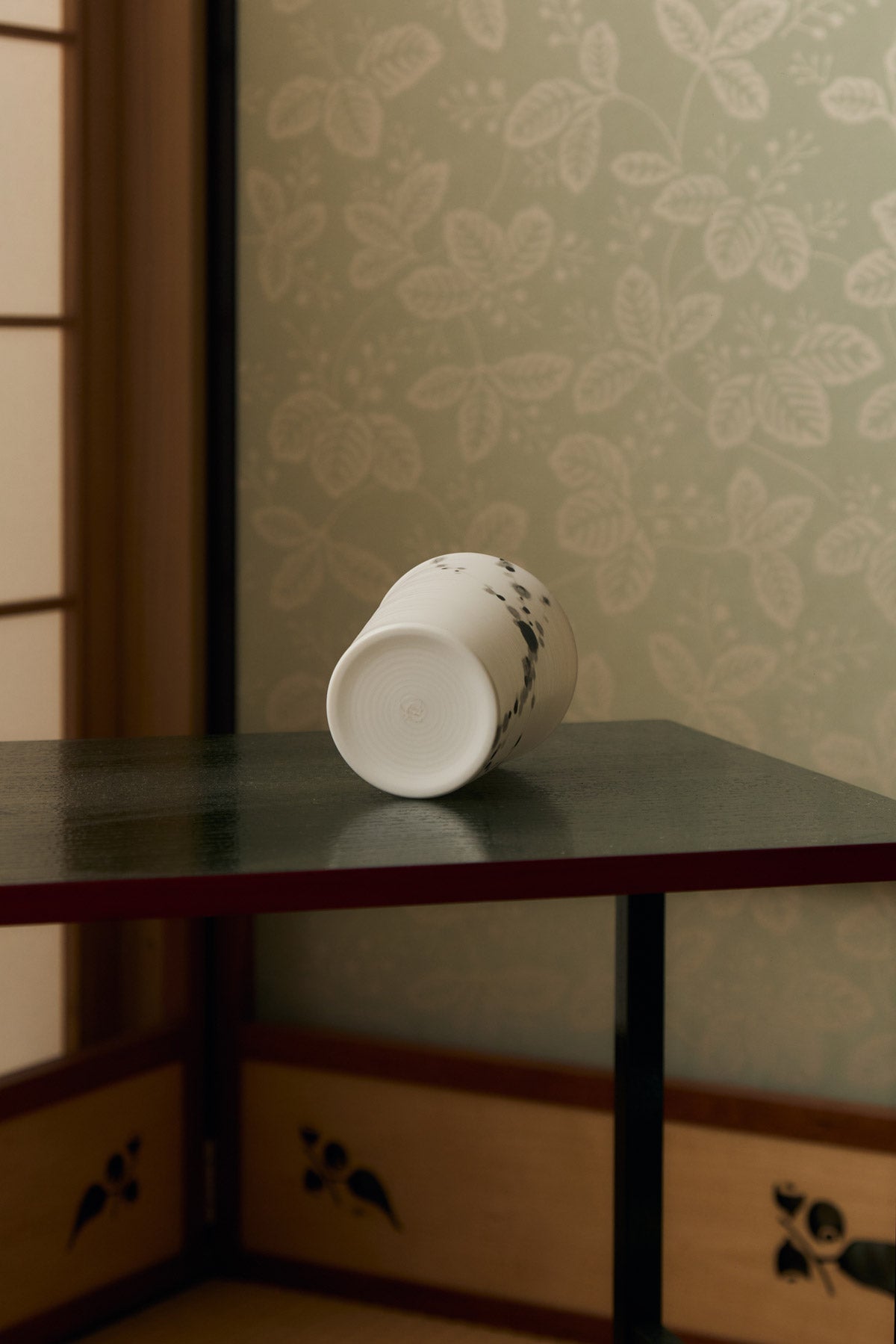 Eggshell Sho Rocks Glass