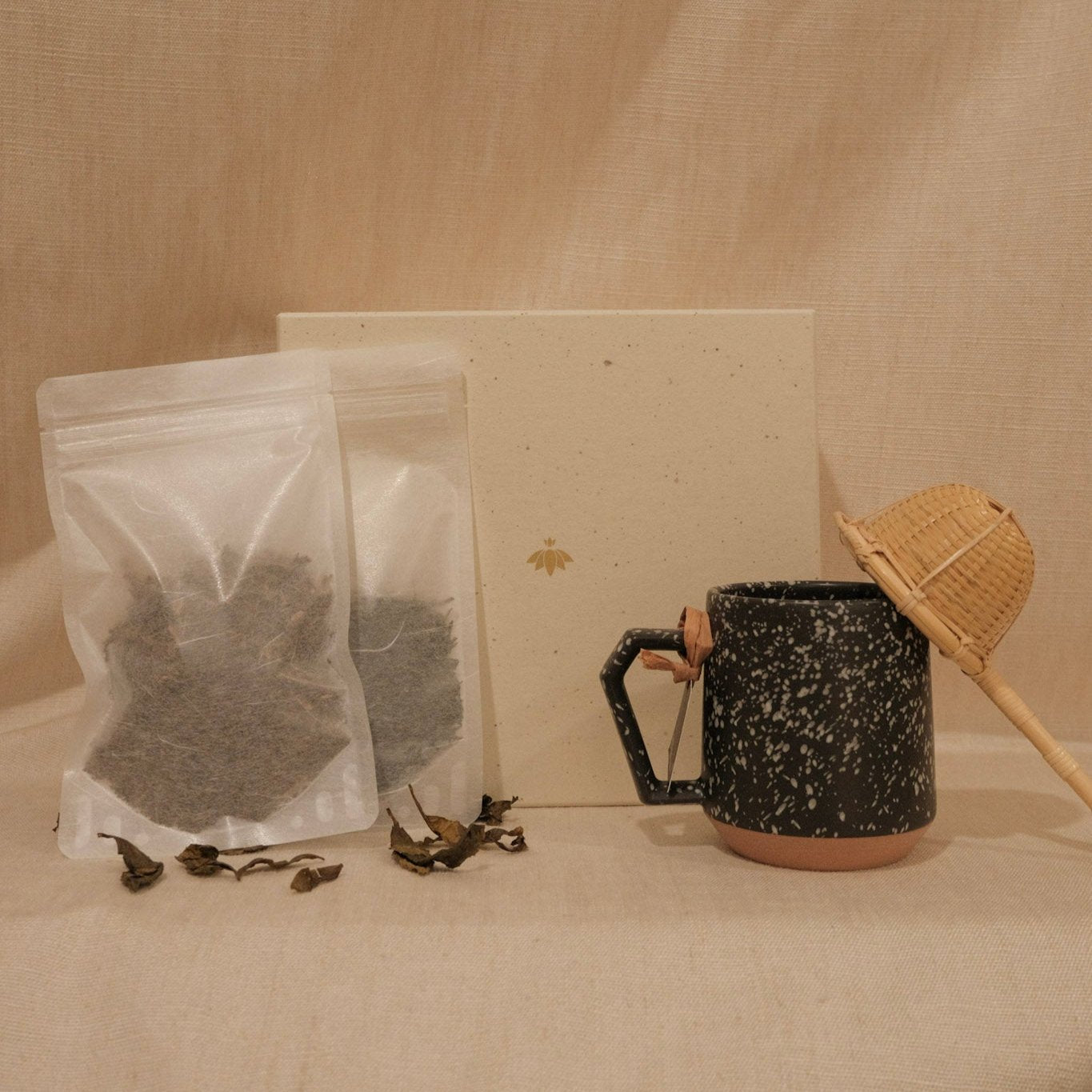 Holiday Tea Gift Set (please specify the two types of tea you'd like to include in your gift set by writing them in the "Notes" section at checkout)