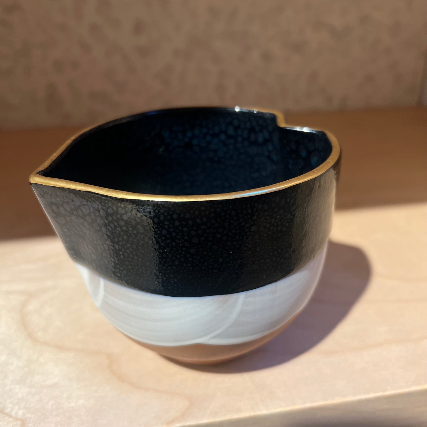 Beak Matcha Bowl white black black with gold rim japan native simplynative 