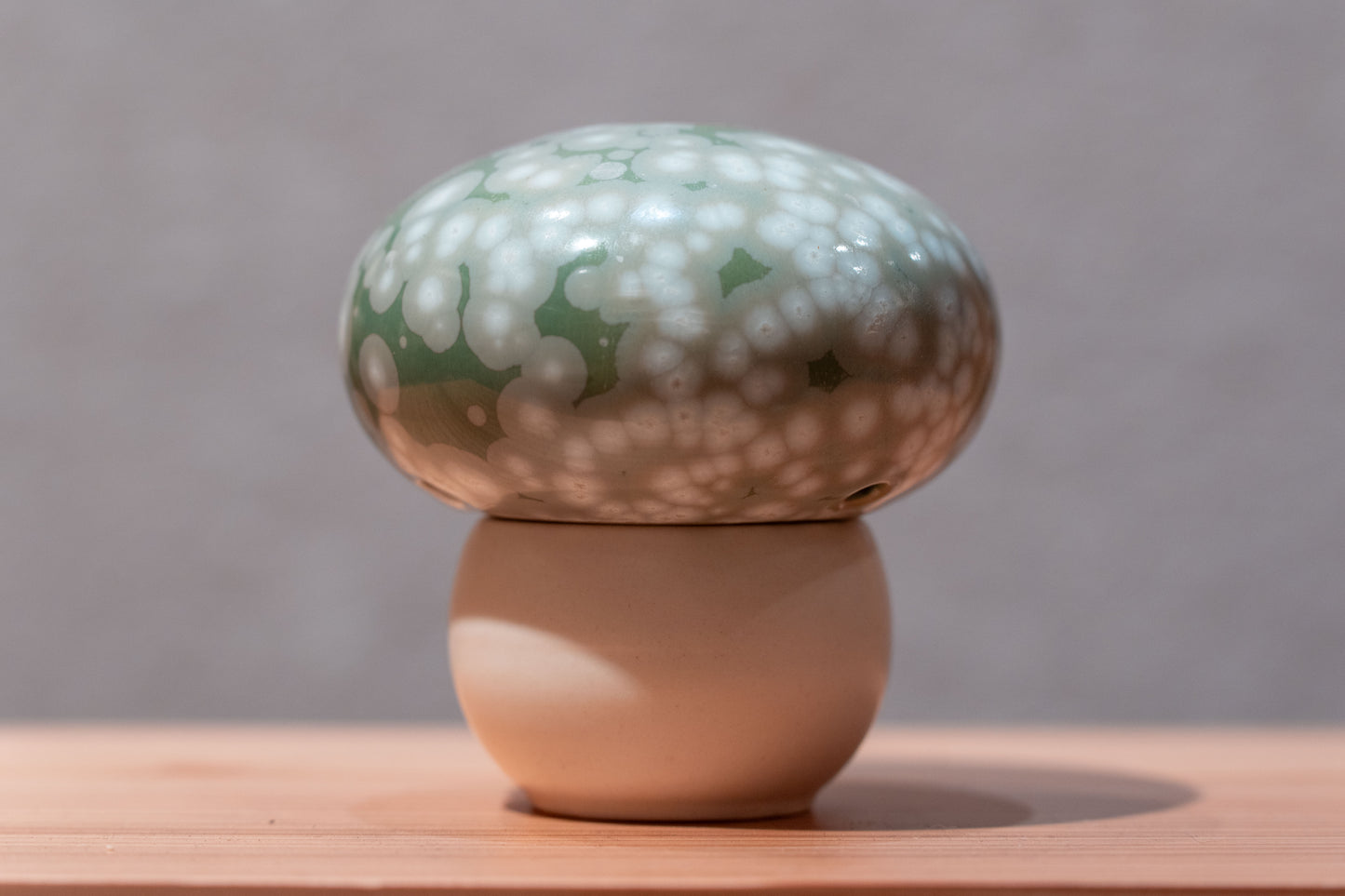 Hana-kessho Kinokō Mushroom Incense Holder | KUMAGAI