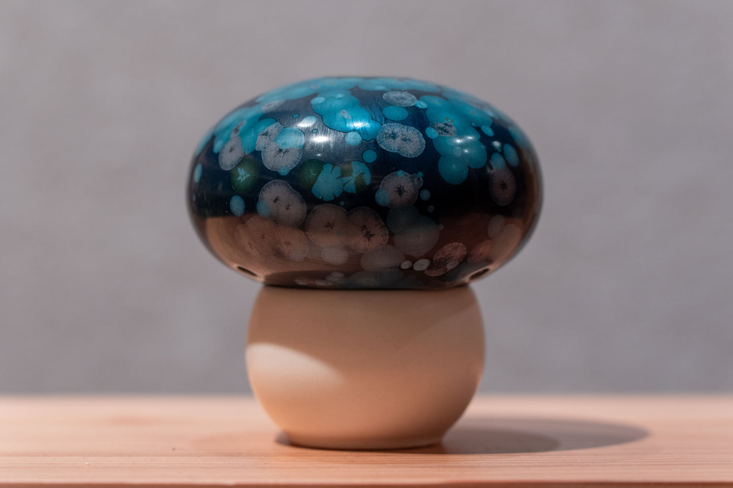 Hana-kessho Kinokō Mushroom Incense Holder | KUMAGAI