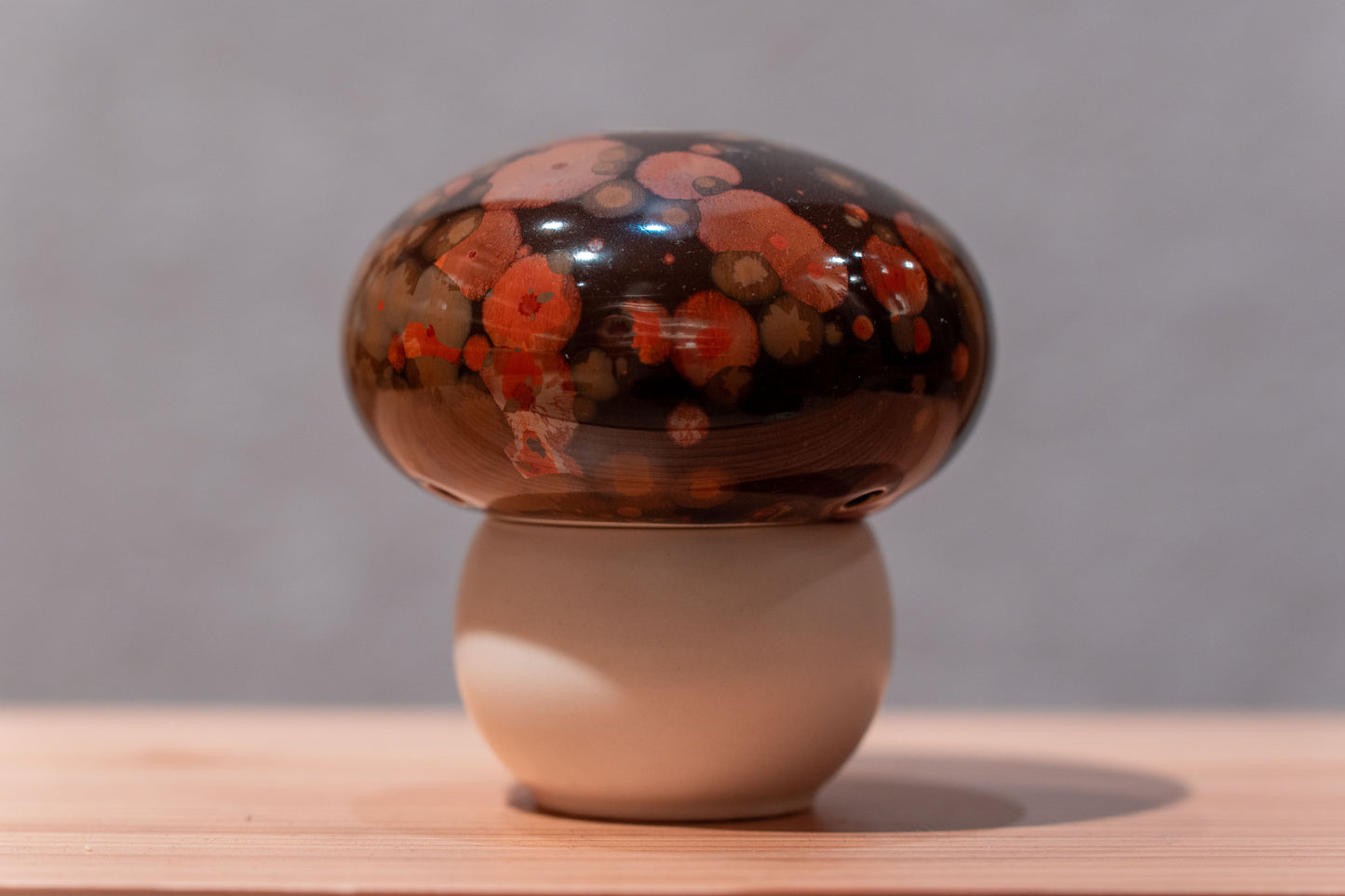 Hana-kessho Kinokō Mushroom Incense Holder | KUMAGAI