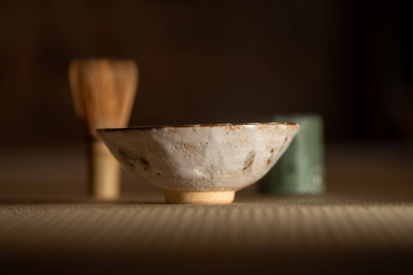 Matcha Bowl 'Hira Chawan Shino' | 平茶碗志野 by 竹川