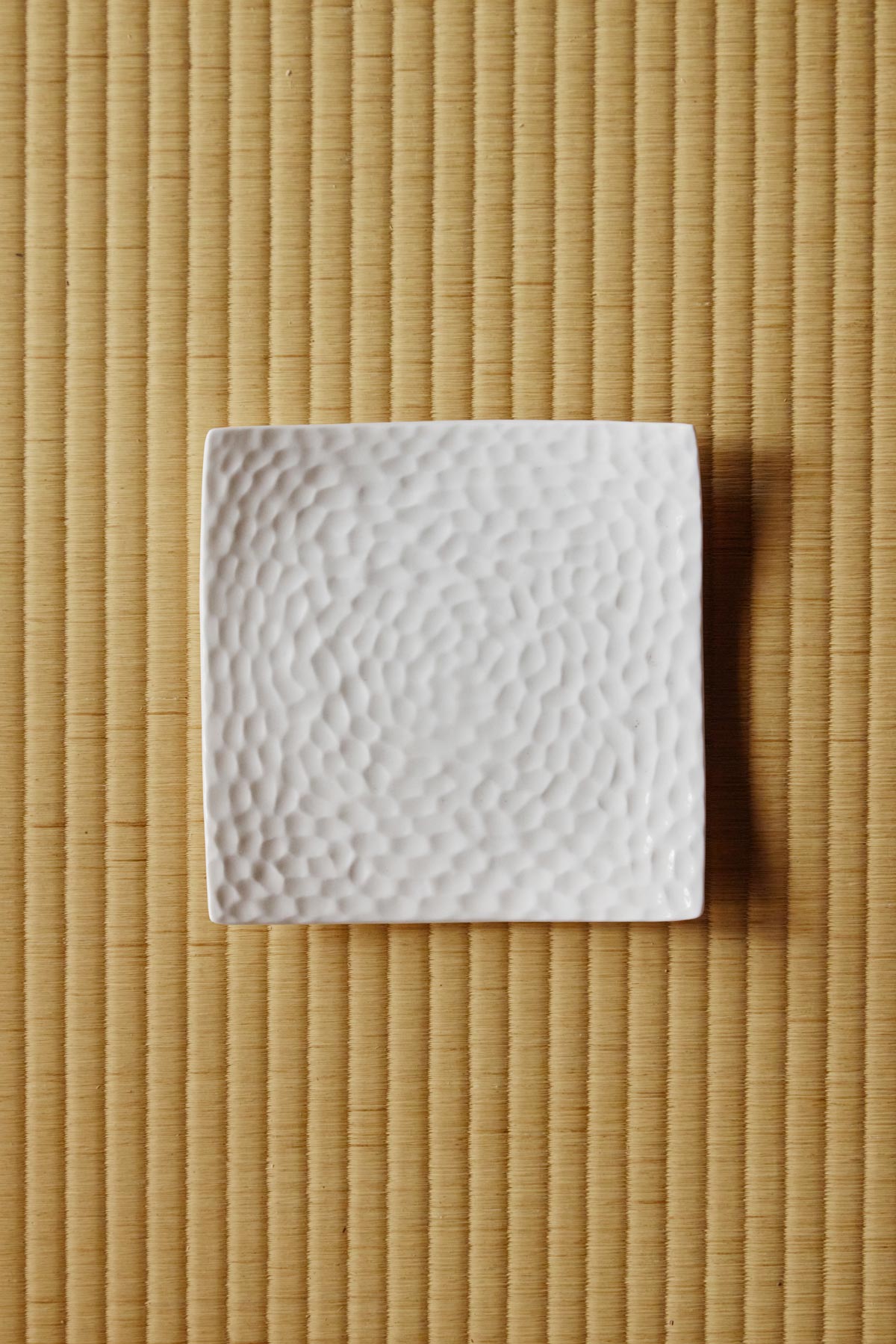 Miyazaki Tableware | White Textured Square Plate – Simply Native