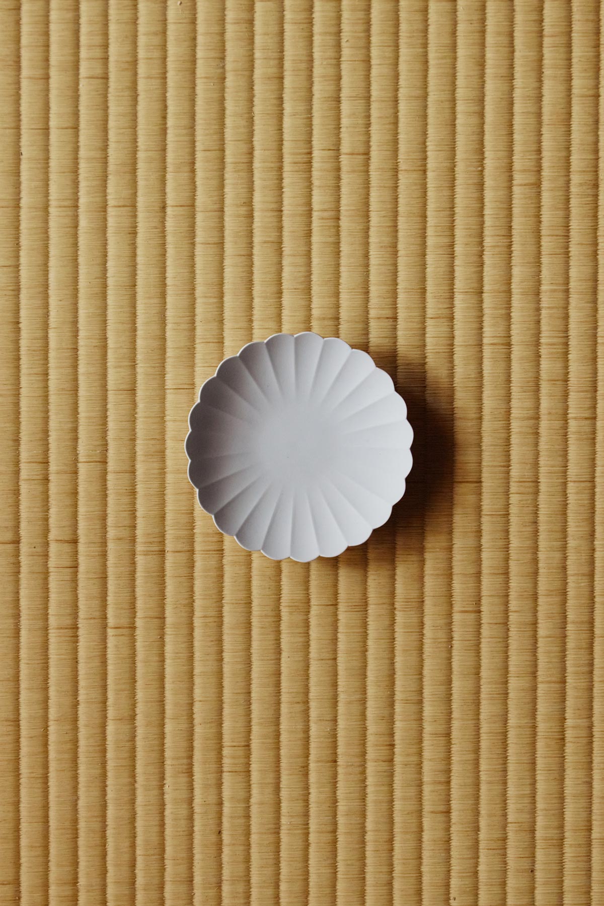 Arita Yaki Kikuzara Plate