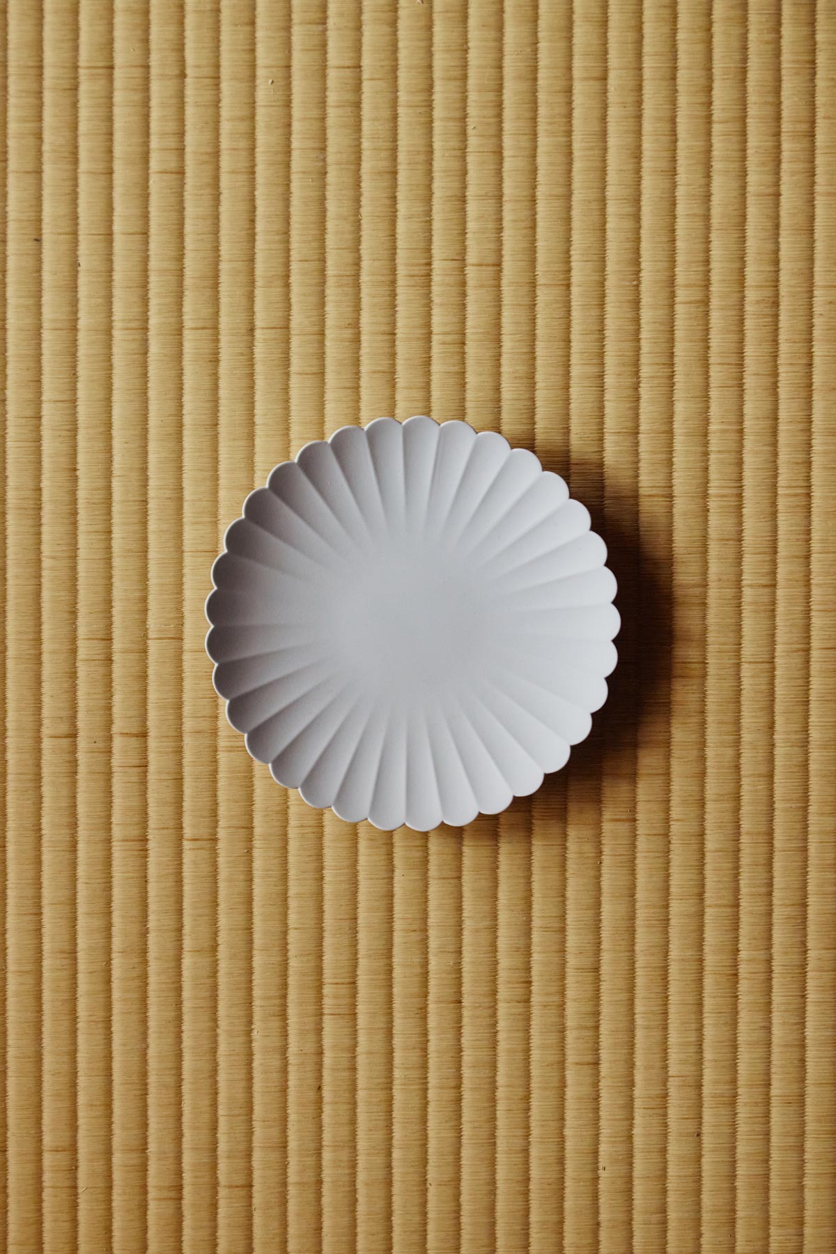 Arita Yaki Kikuzara Plate