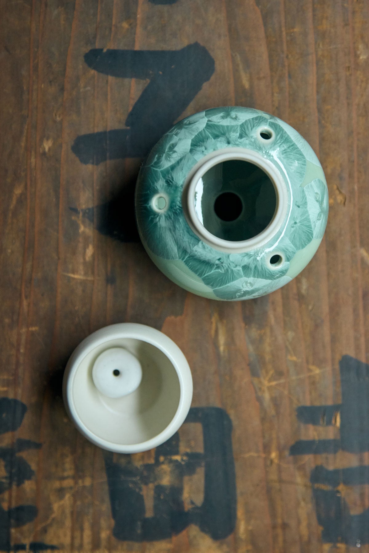 Hana-kessho Kinokō Mushroom Incense Holder | KUMAGAI