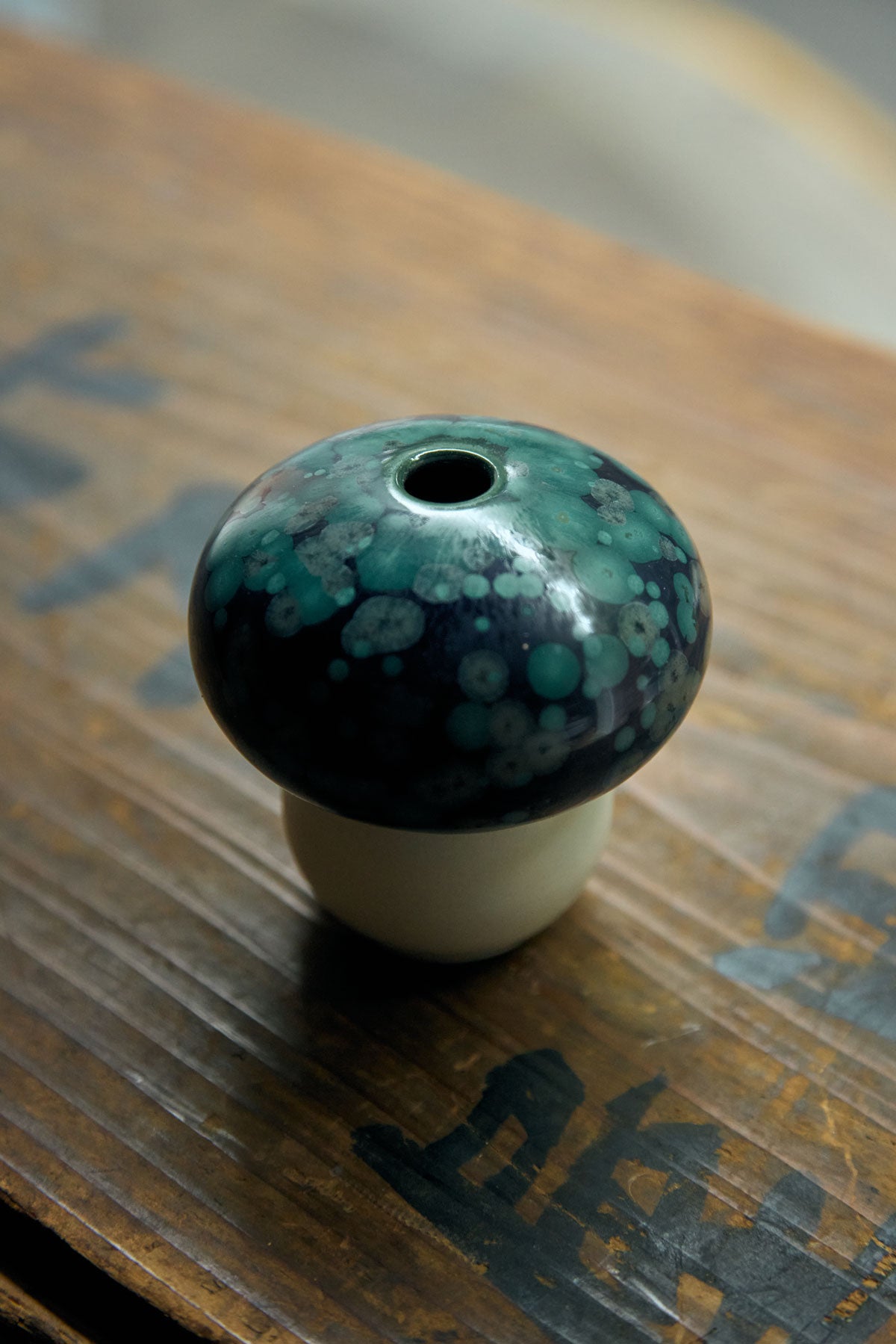 Hana-kessho Kinokō Mushroom Incense Holder | KUMAGAI