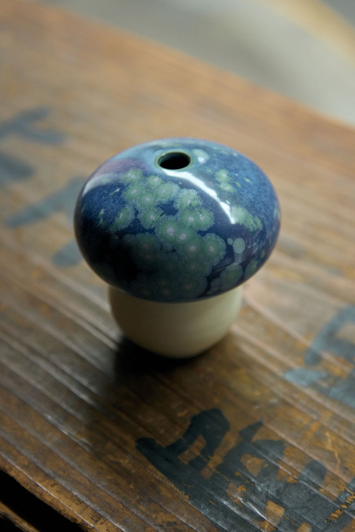 Hana-kessho Kinokō Mushroom Incense Holder | KUMAGAI