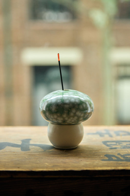 Hana-kessho Kinokō Mushroom Incense Holder | KUMAGAI