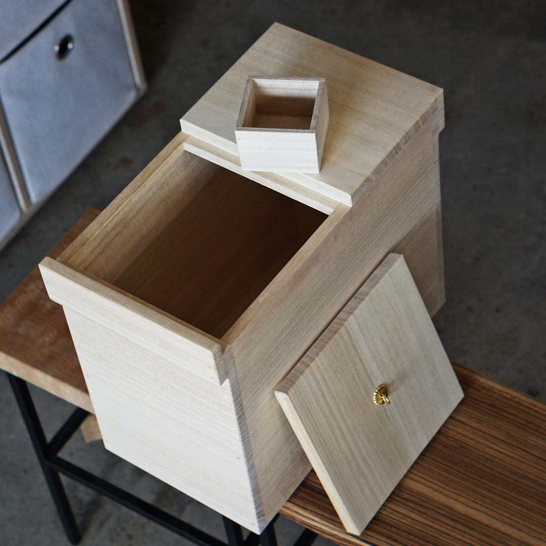 Wooden Rice chest | BY: KEI, Japan